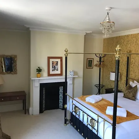 Carlton House - Spacious 4 Bed Victorian Townhouse *