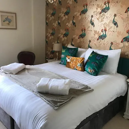 Carlton House - Spacious 4 Bed Victorian Townhouse * Harrogate