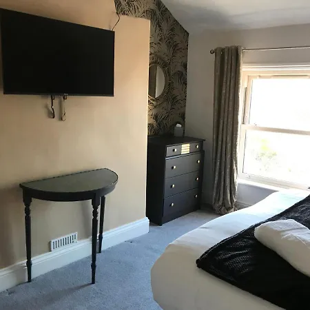 Carlton House - Spacious 4 Bed Victorian Townhouse * Harrogate