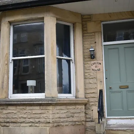 Carlton House - Spacious 4 Bed Victorian Townhouse Holiday home Harrogate