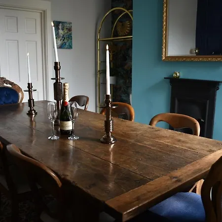 Carlton House - Spacious 4 Bed Victorian Townhouse Holiday home Harrogate