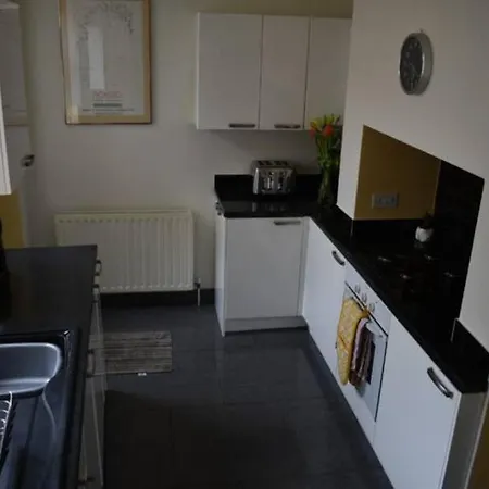 בית נופש Carlton House - Spacious 4 Bed Victorian Townhouse הרוגייט