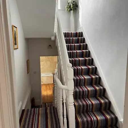 Carlton House - Spacious 4 Bed Victorian Townhouse Holiday home Harrogate